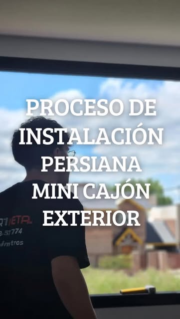 Persiana de seguridad extruida autoblocante en planta baja